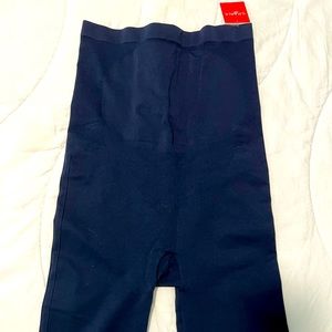 Maternity SPANX navy leggings size L NWT